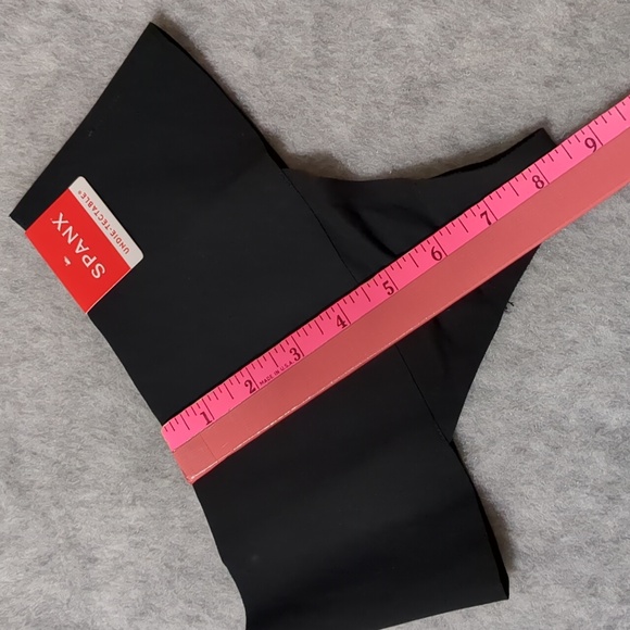 Spanx Undie-tectable black Thong  size XS - Picture 10 of 10